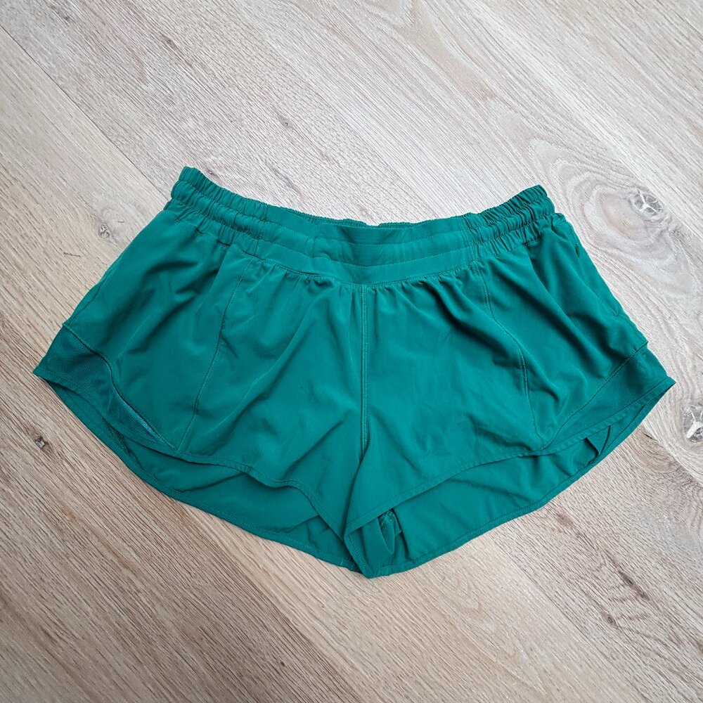 Lululemon Hotty Hot High-Rise Lined Short 2.5"